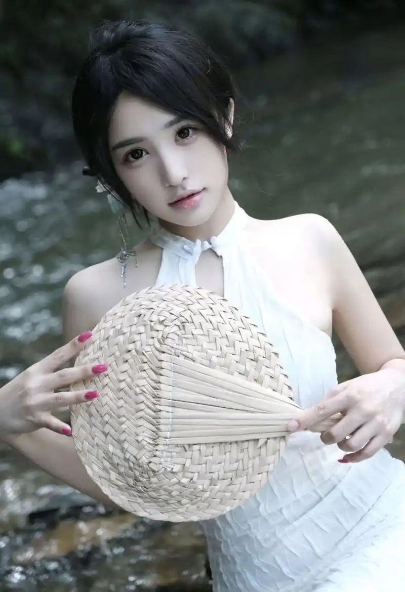 汤姆影院悬疑剧集暗涌之城剧照